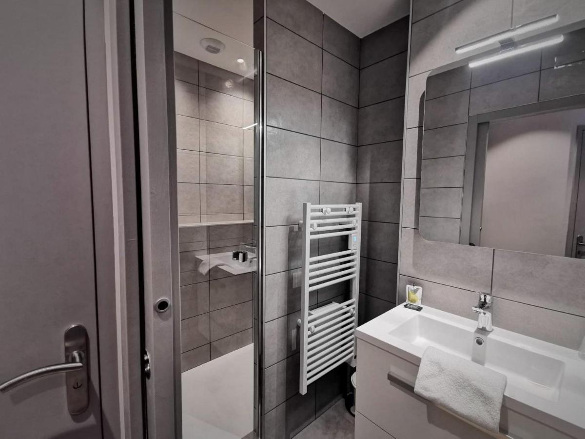 Hotel Le Pont Neuf Saint-Affrique Dış mekan fotoğraf