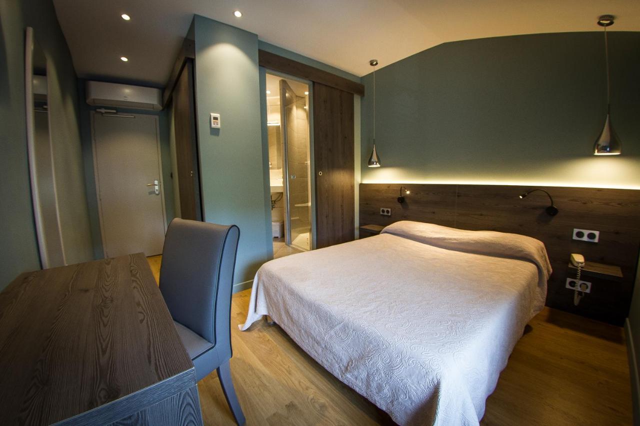 Hotel Le Pont Neuf Saint-Affrique Dış mekan fotoğraf
